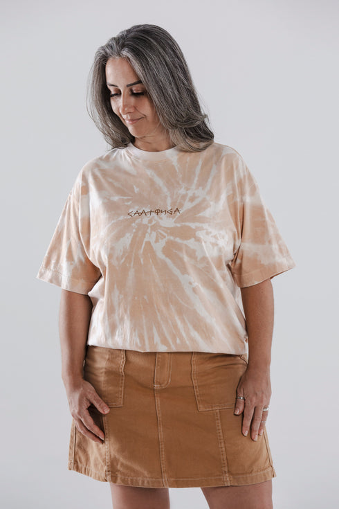 Camiseta Agroecológica Rupestre Tie-dye Açafrão - Fit Oversized